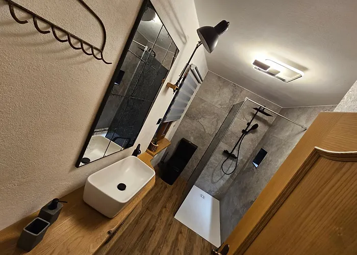 Onkel Willis Huette Velden am Wörthersee